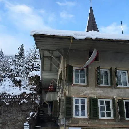 200 Year Old Swiss House Nyaraló