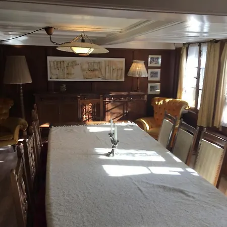 200 Year Old Swiss House Erlenbach im Simmental