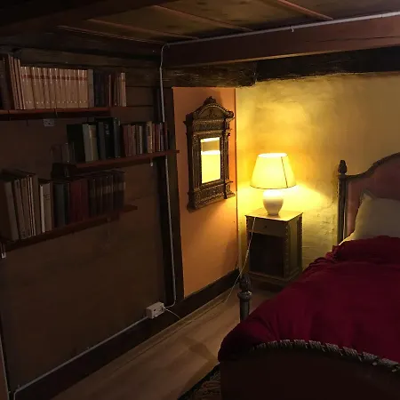200 Year Old Swiss House Hébergement de vacances Erlenbach im Simmental